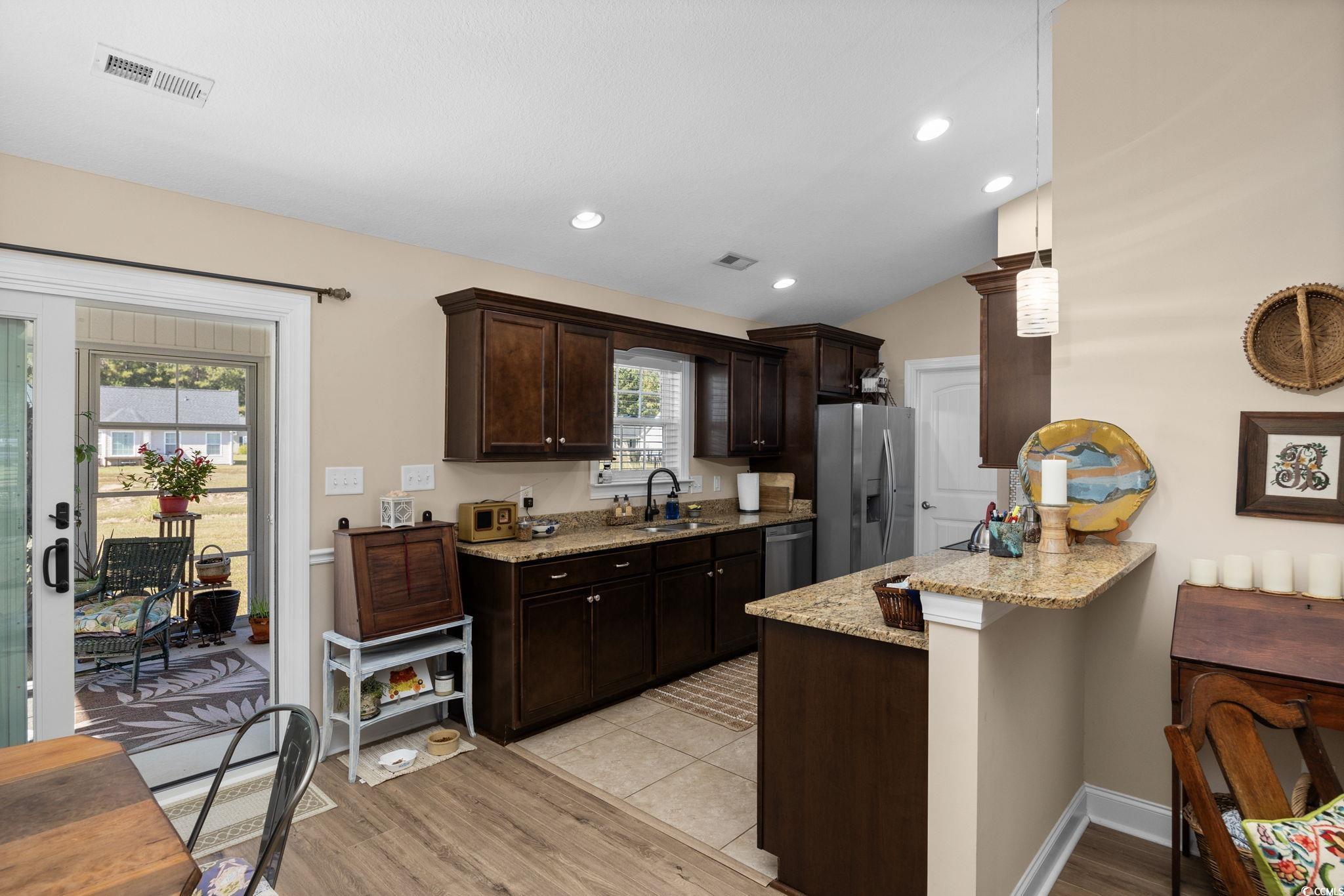 469 Oakham Dr.