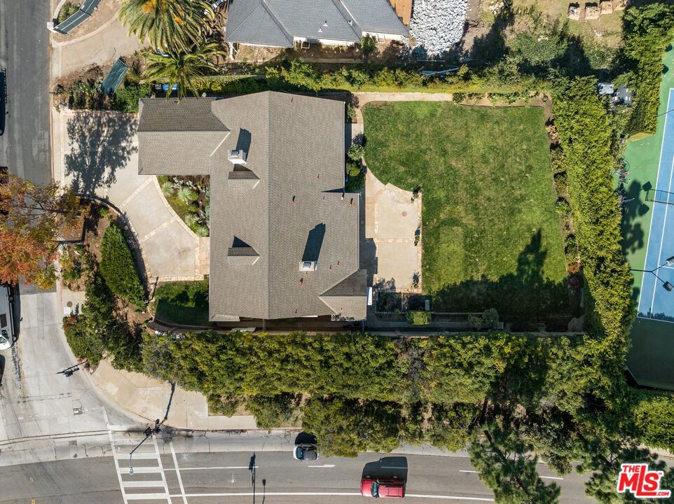 1300 Capri Drive