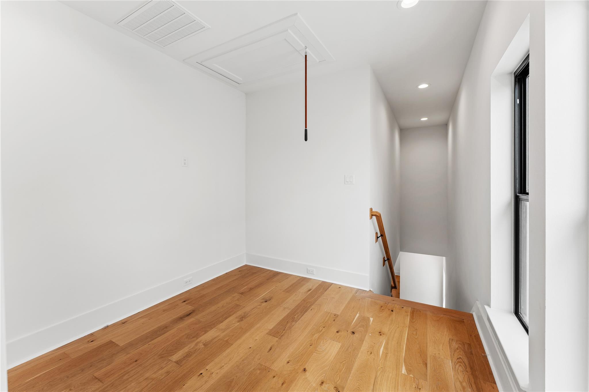 517 E 4th Street