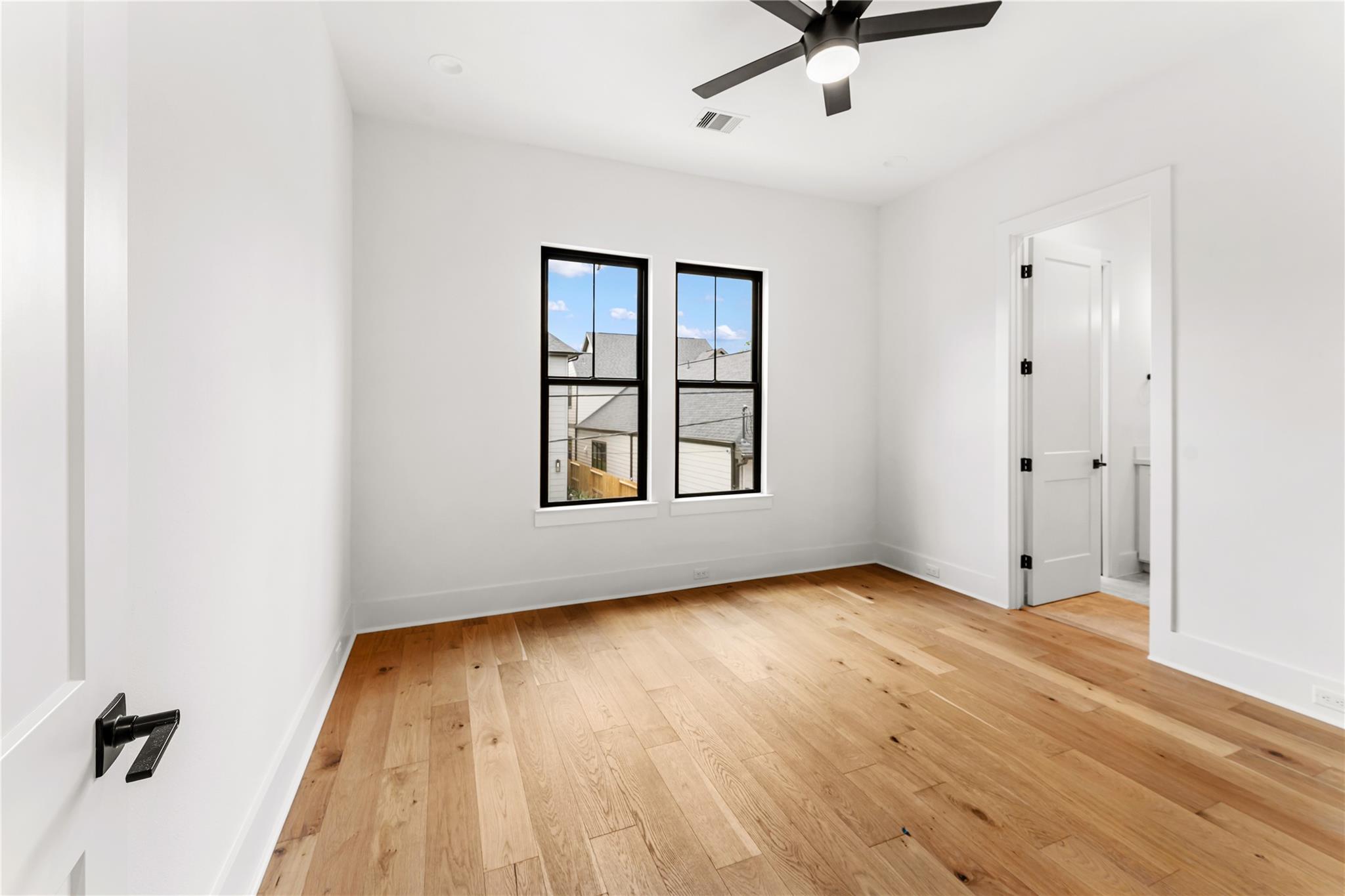 517 E 4th Street