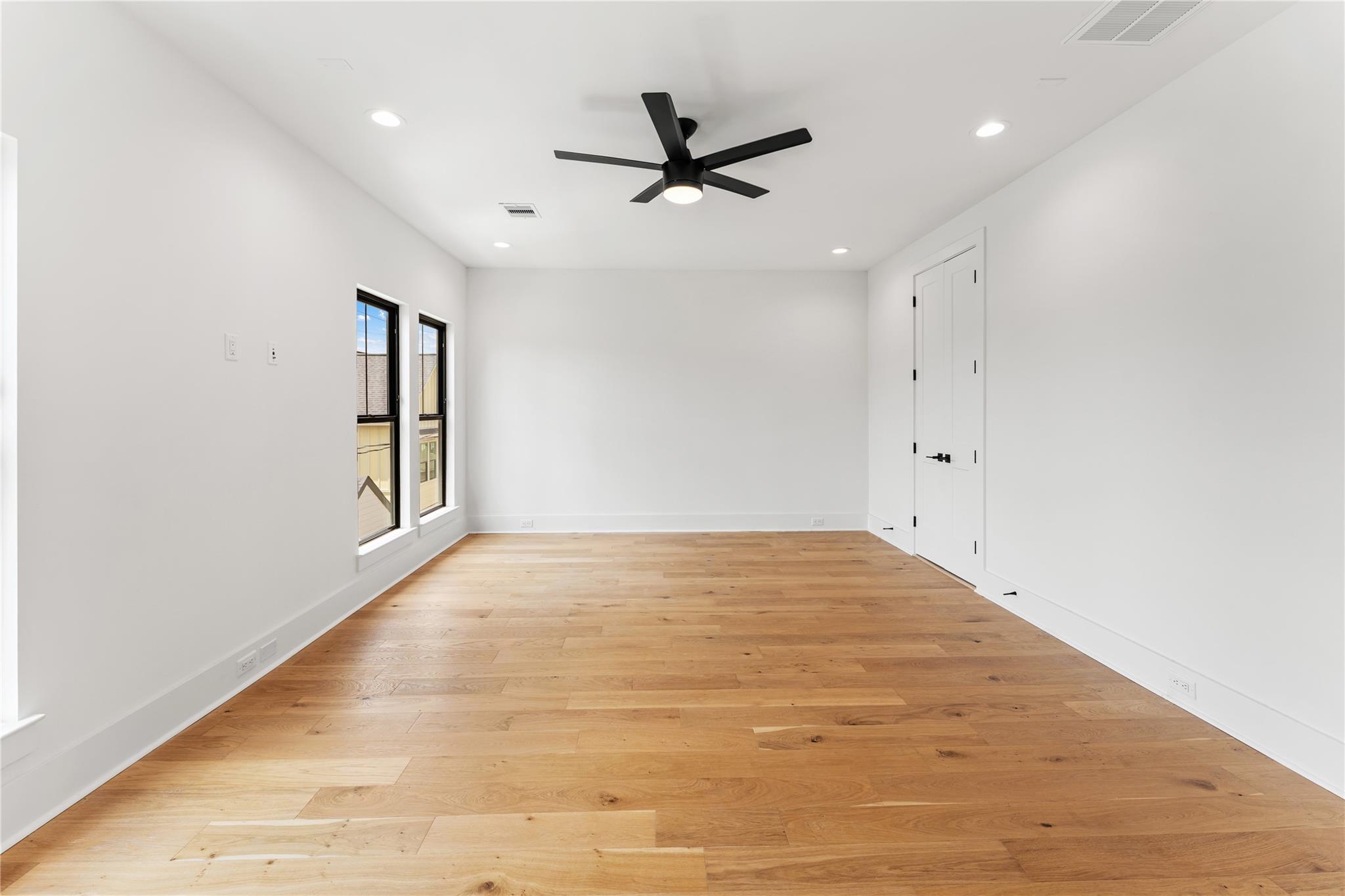 517 E 4th Street