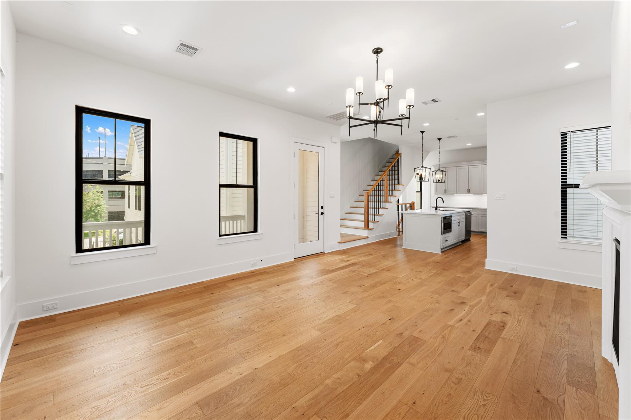 517 E 4th Street