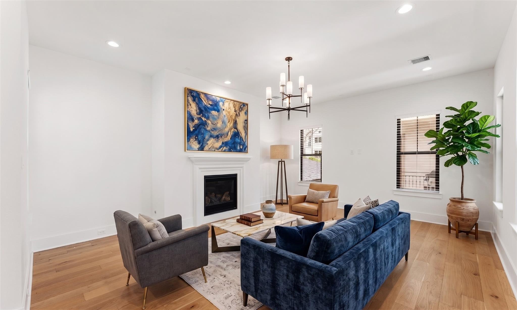517 E 4th Street