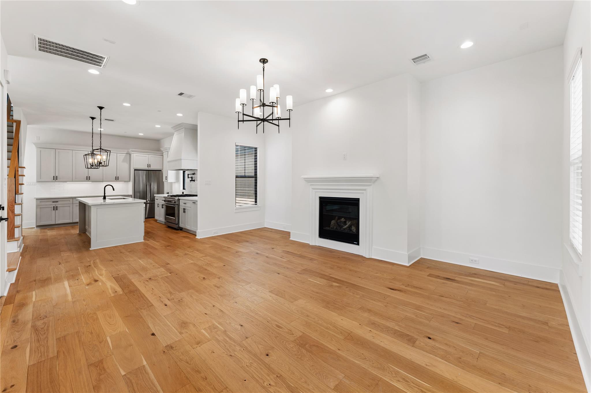 517 E 4th Street