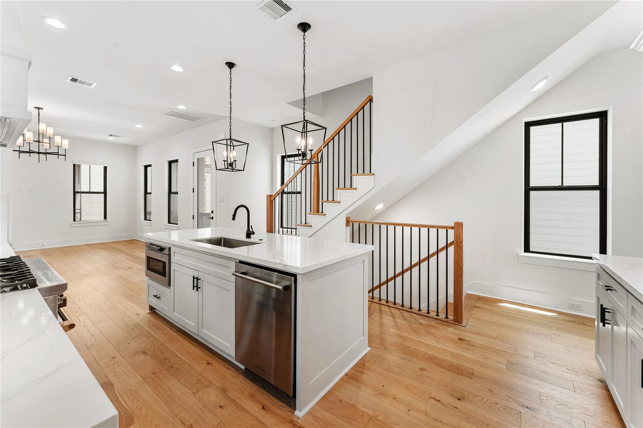 517 E 4th Street