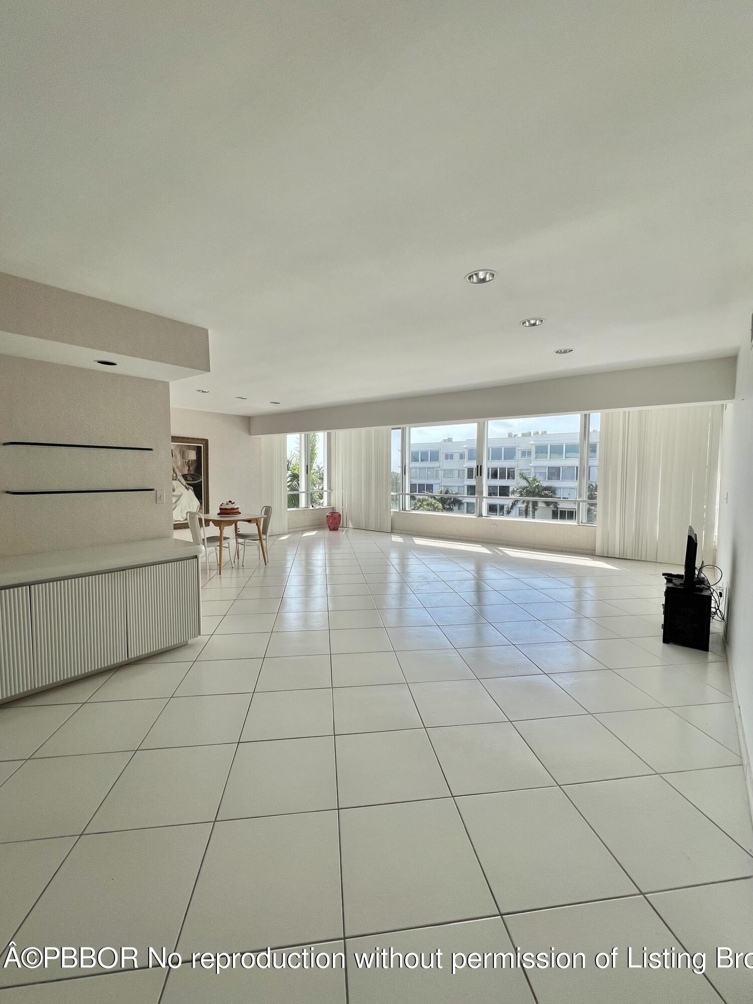 44 Cocoanut Row, 508/509A