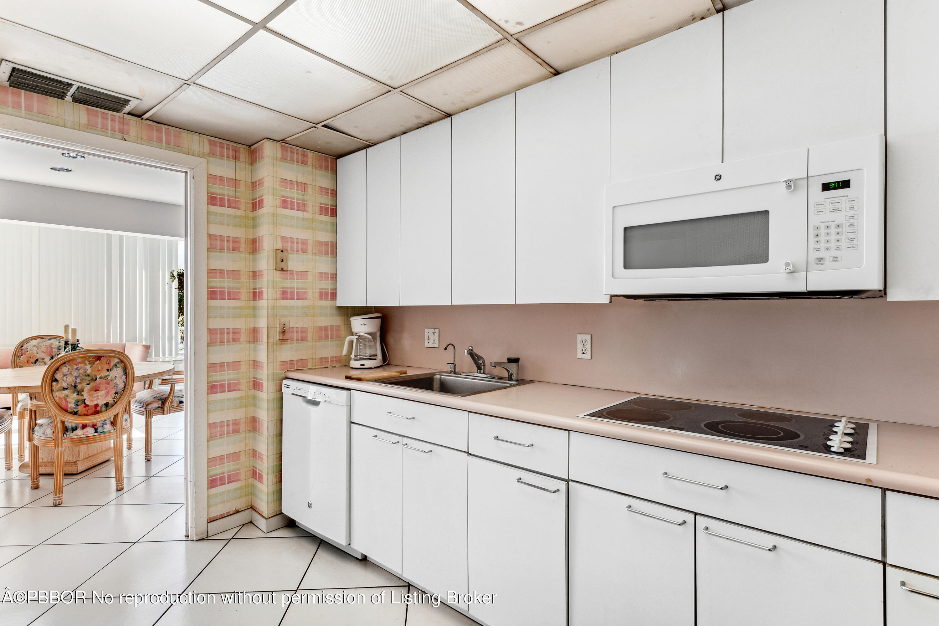 44 Cocoanut Row, 508/509A