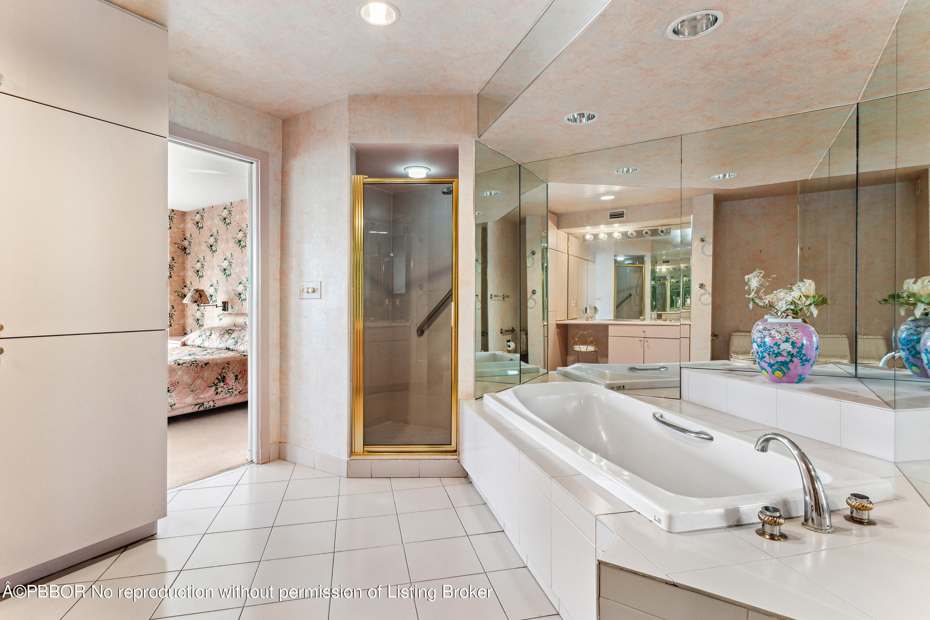 44 Cocoanut Row, 508/509A