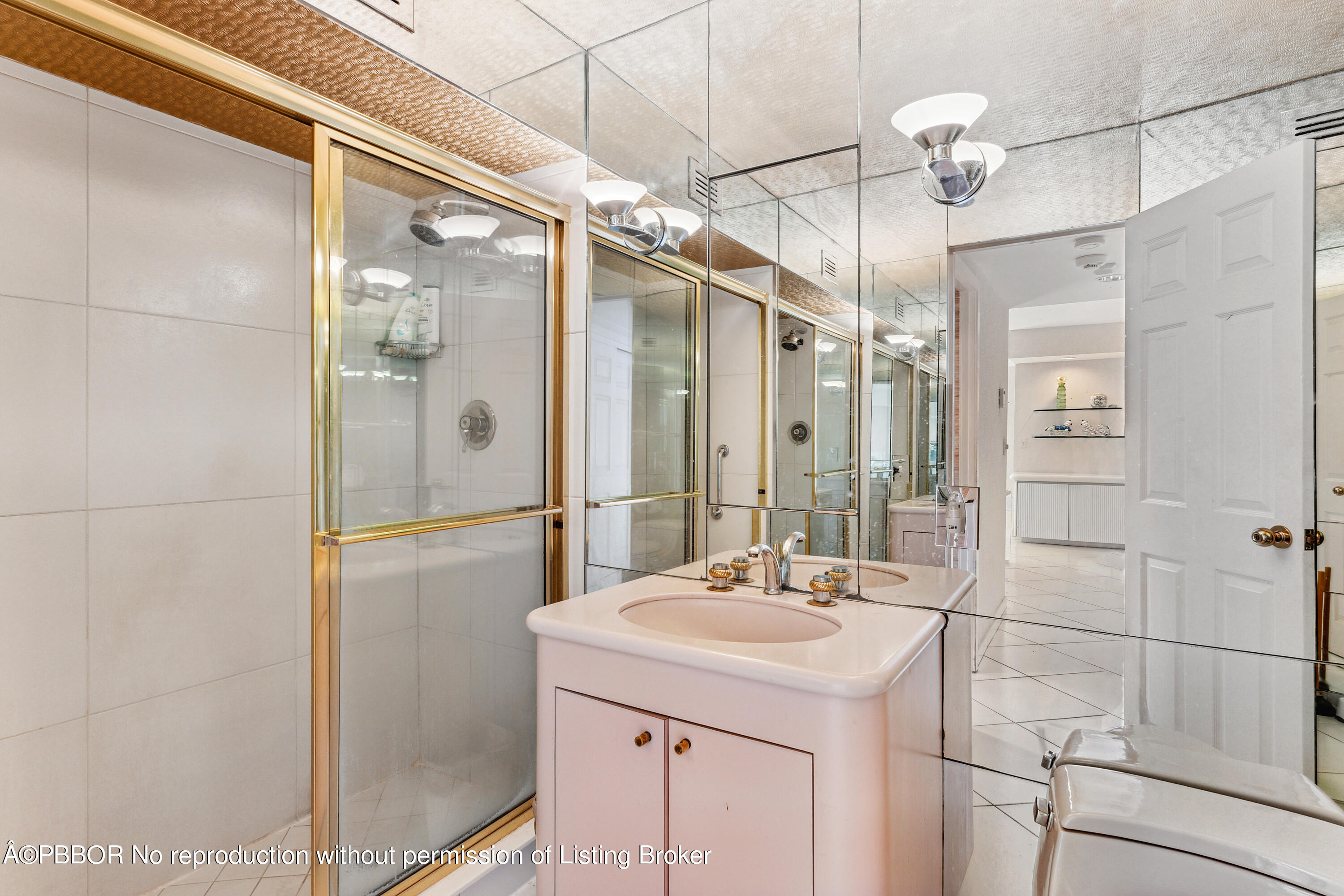 44 Cocoanut Row, 508/509A