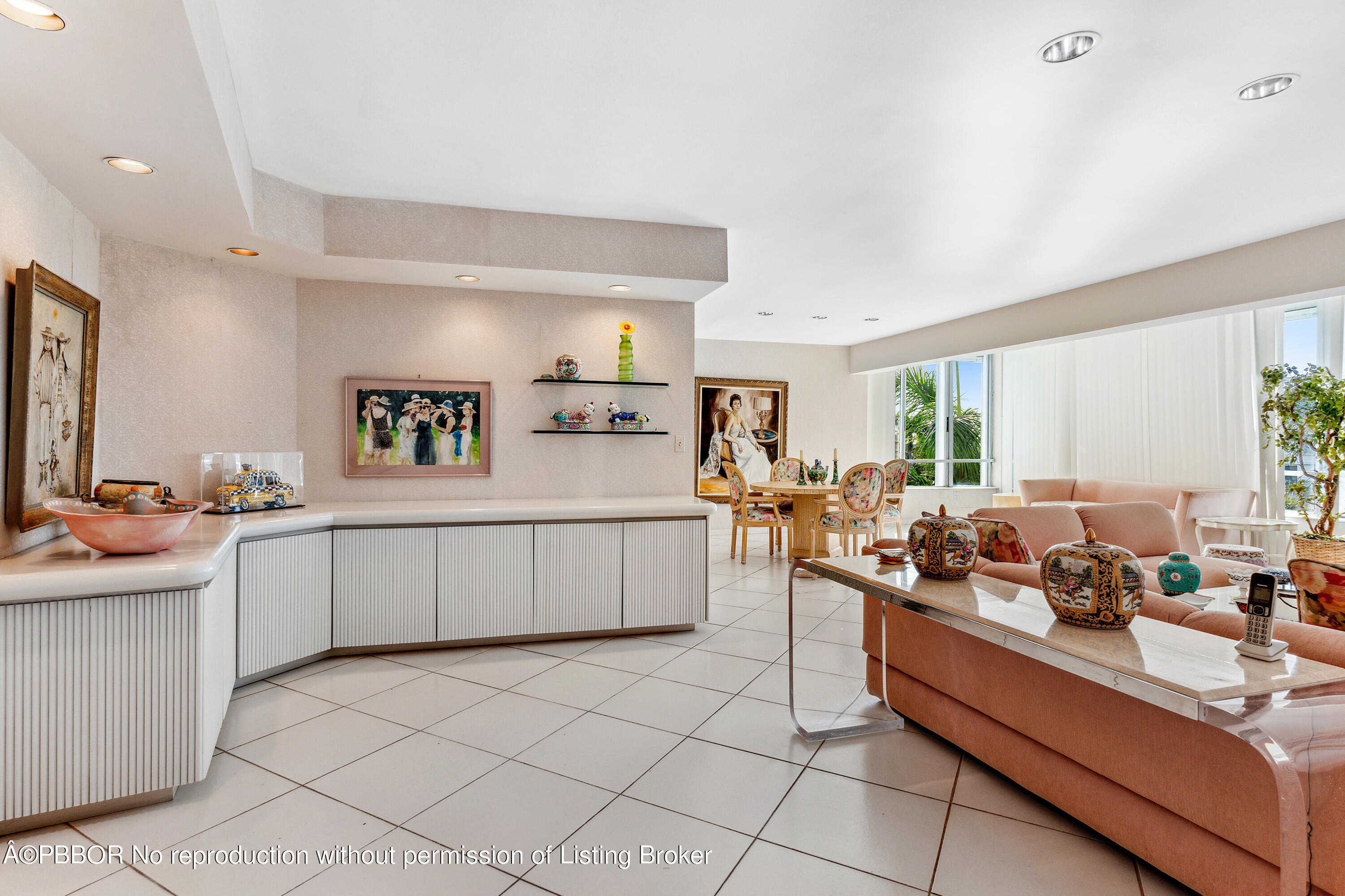 44 Cocoanut Row, 508/509A
