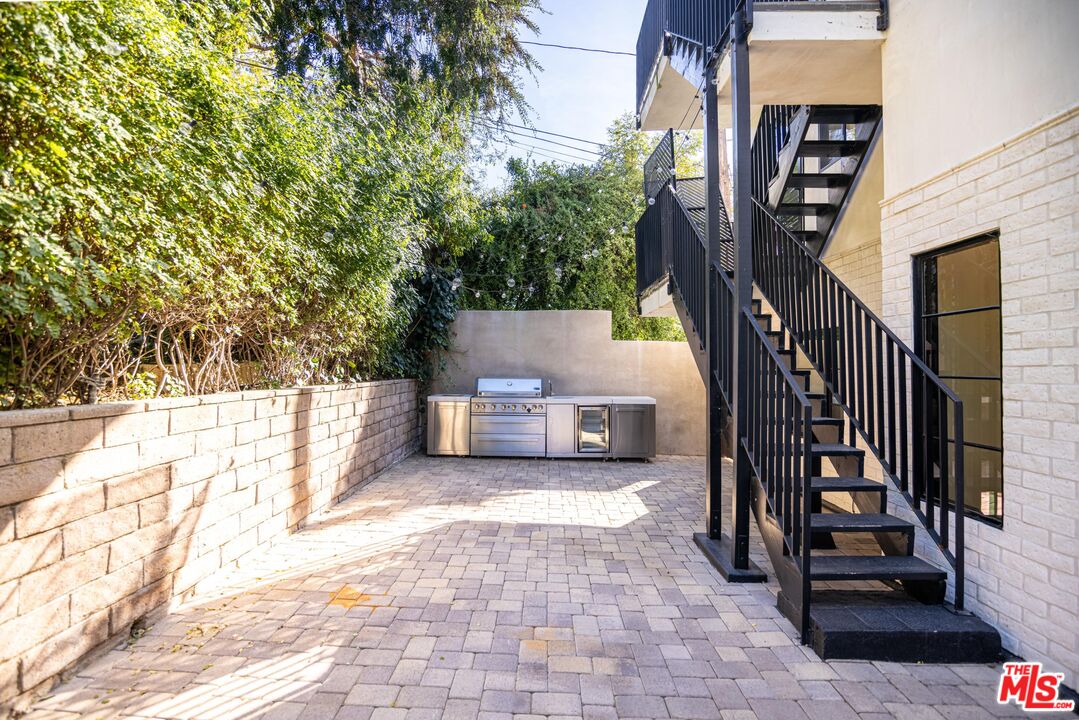 866 N Beverly Glen Blvd