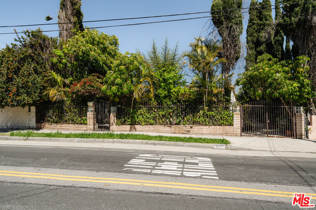 1058 N Avenue 50