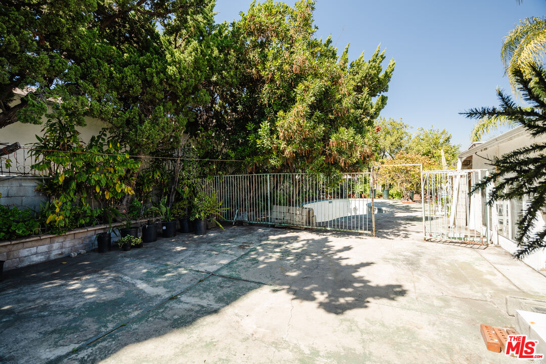1058 N Avenue 50