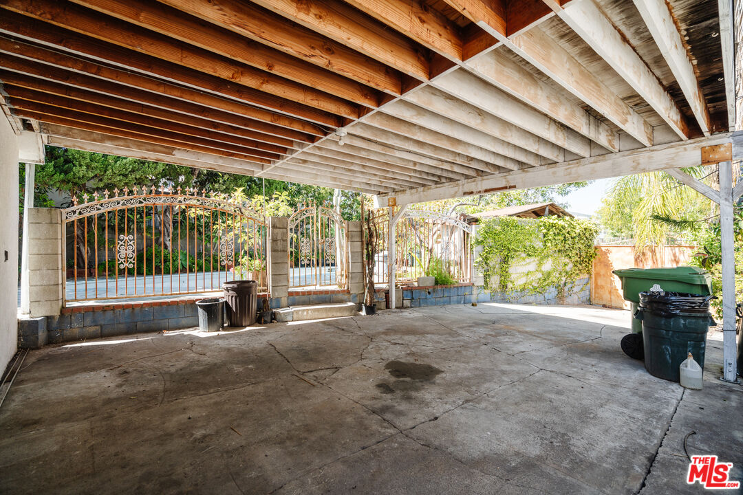 1058 N Avenue 50