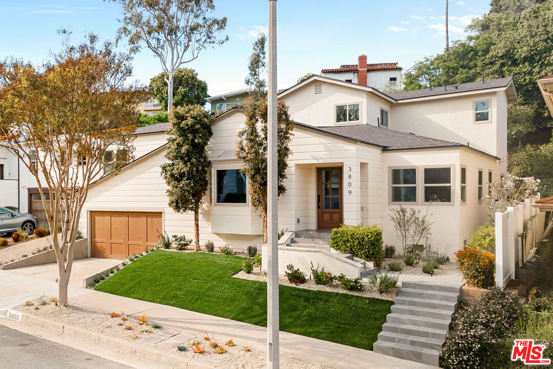 3809 Fairway Blvd
