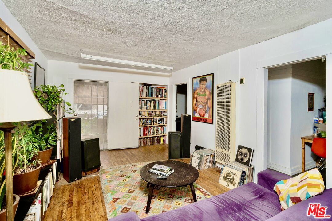 7035 N Figueroa St