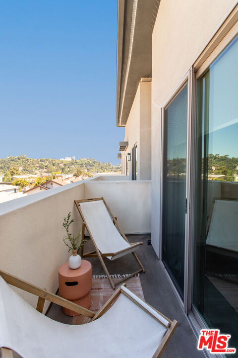 518 E Windsor Rd Unit: 409