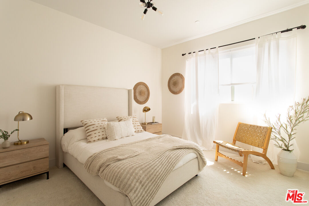 518 E Windsor Rd Unit: 409