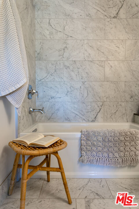 518 E Windsor Rd Unit: 409