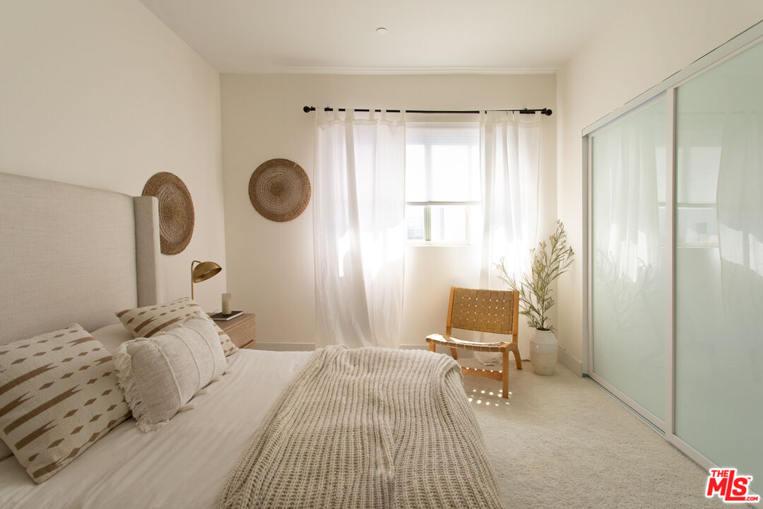 518 E Windsor Rd Unit: 409