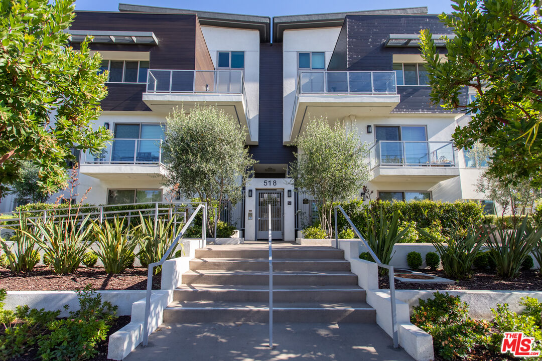 518 E Windsor Rd Unit: 409