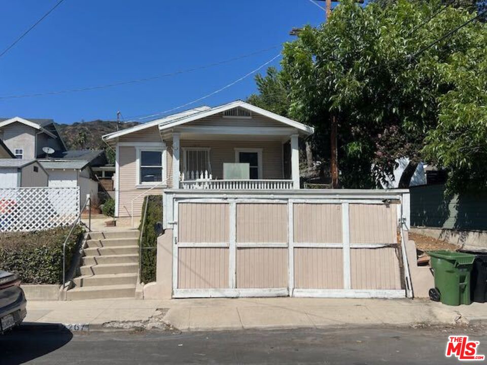 2267 Las Flores Dr