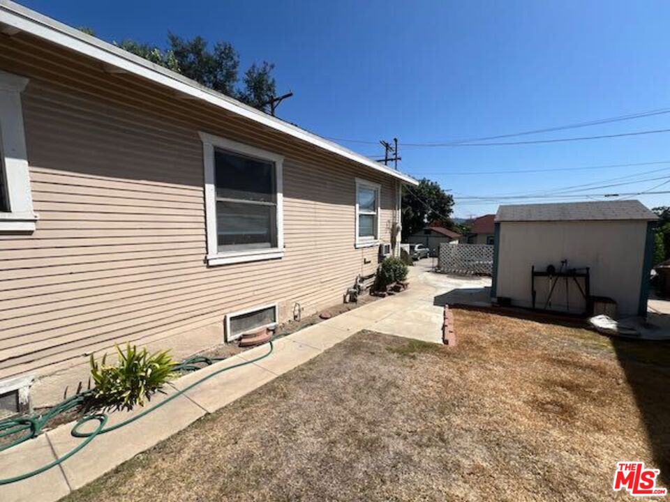 2267 Las Flores Dr