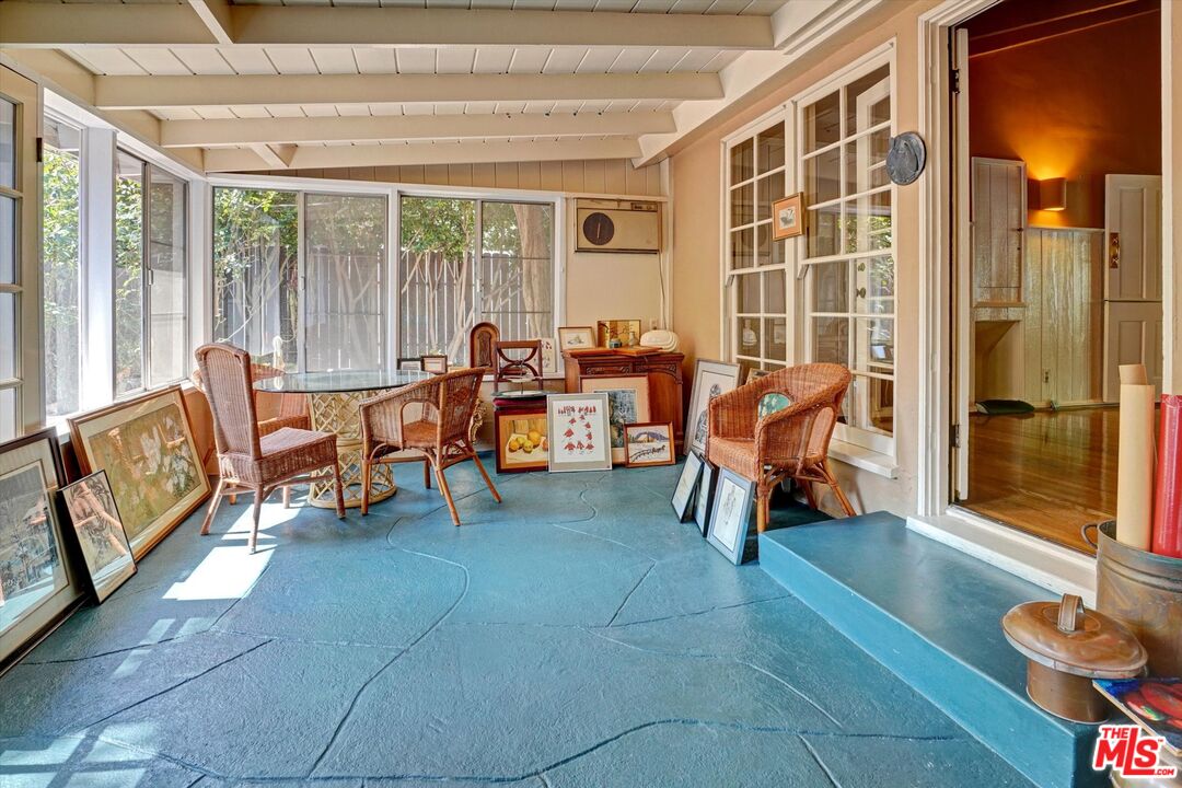 11216 Aqua Vista St