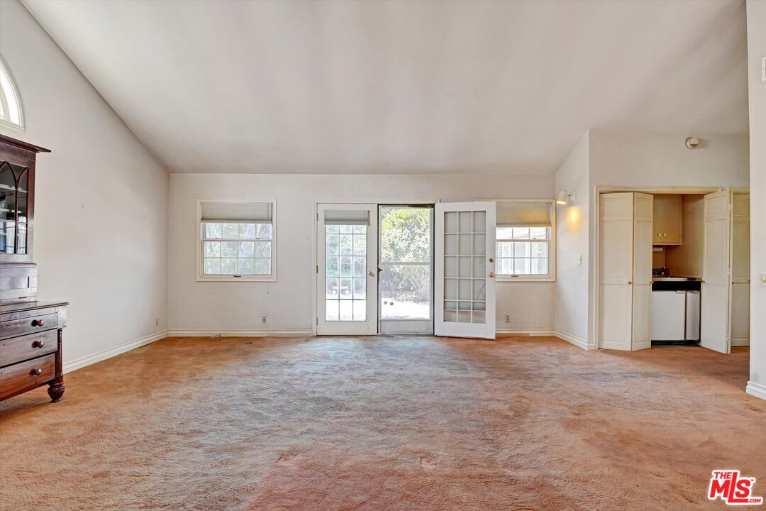 11216 Aqua Vista St