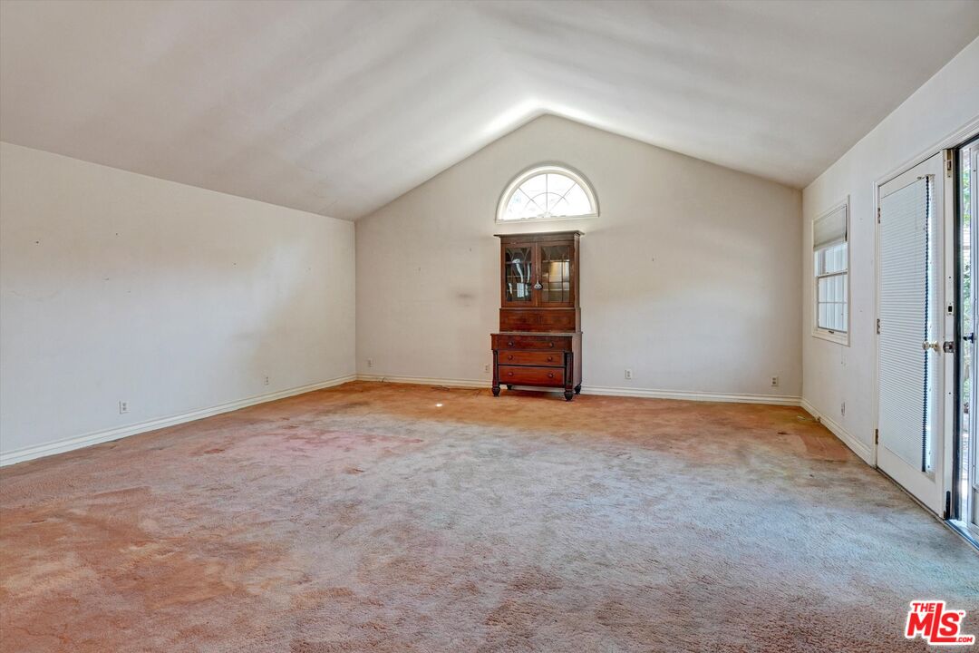 11216 Aqua Vista St