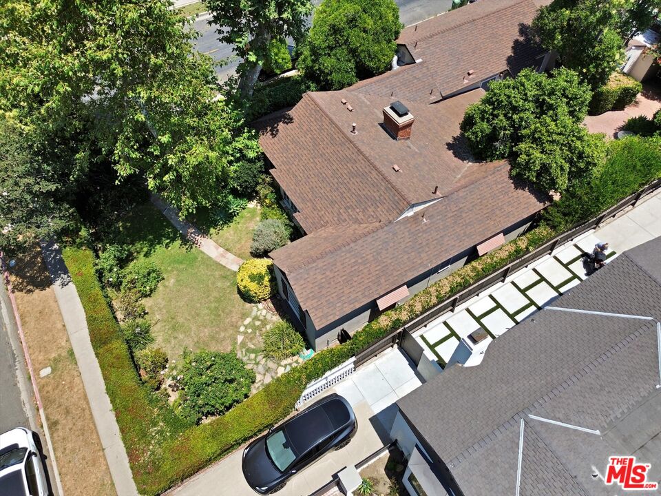 11216 Aqua Vista St