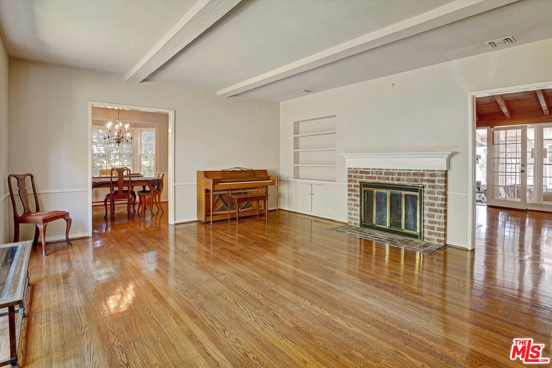 11216 Aqua Vista St