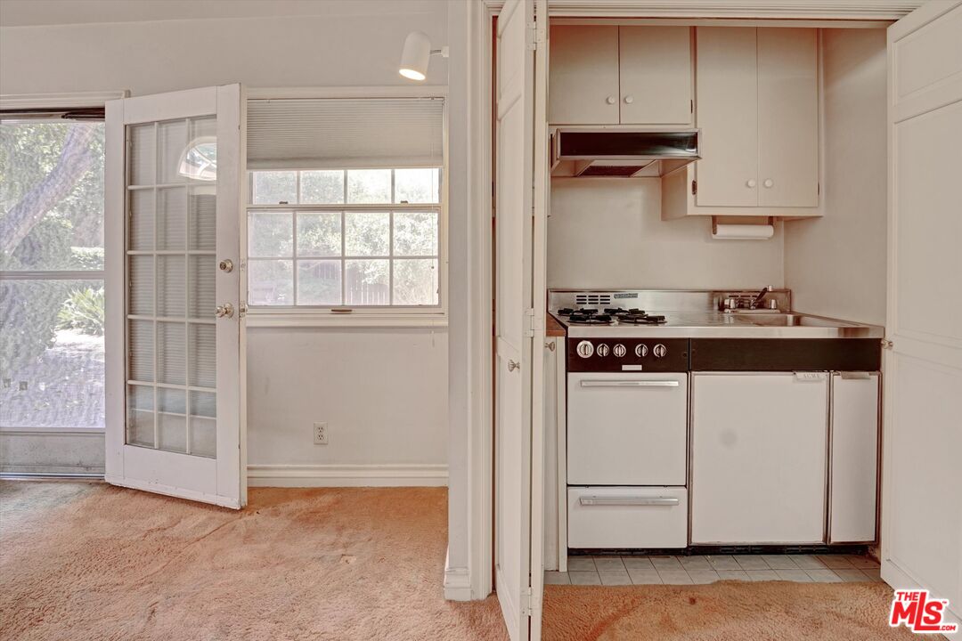 11216 Aqua Vista St