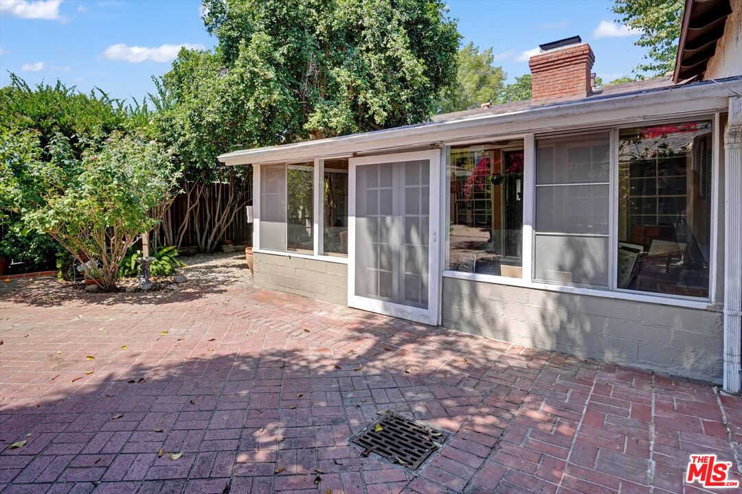 11216 Aqua Vista St