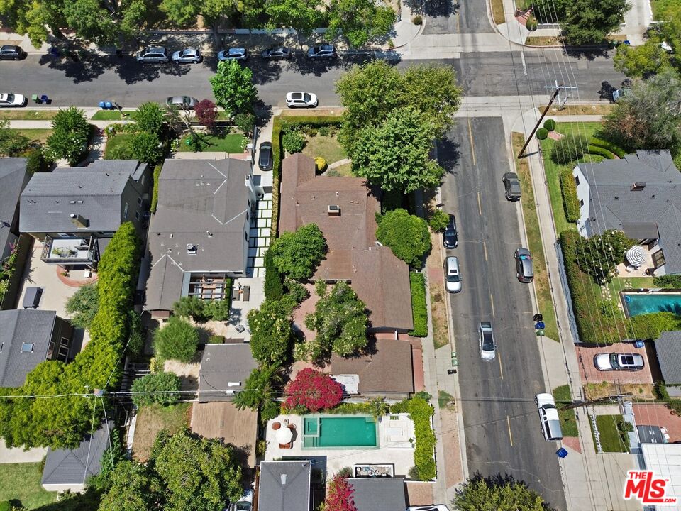 11216 Aqua Vista St