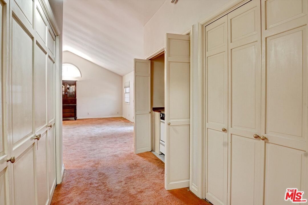 11216 Aqua Vista St