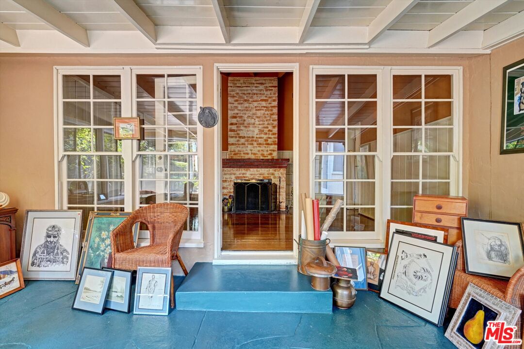 11216 Aqua Vista St