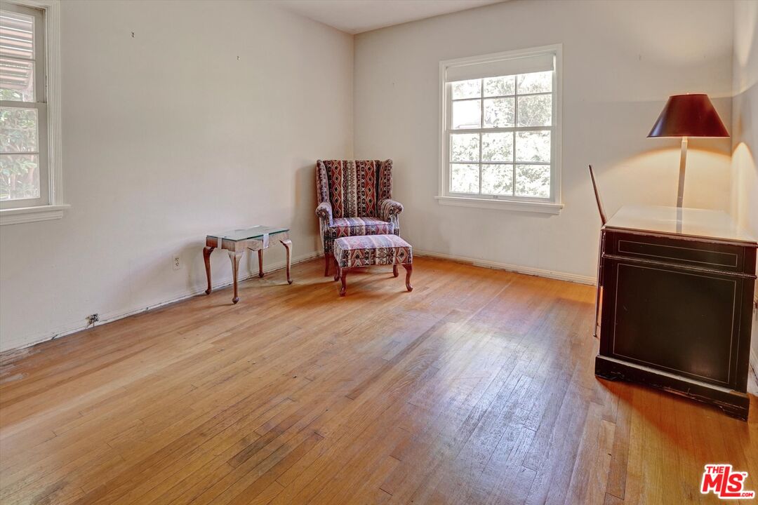 11216 Aqua Vista St