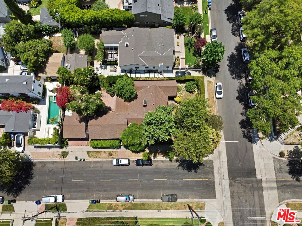 11216 Aqua Vista St