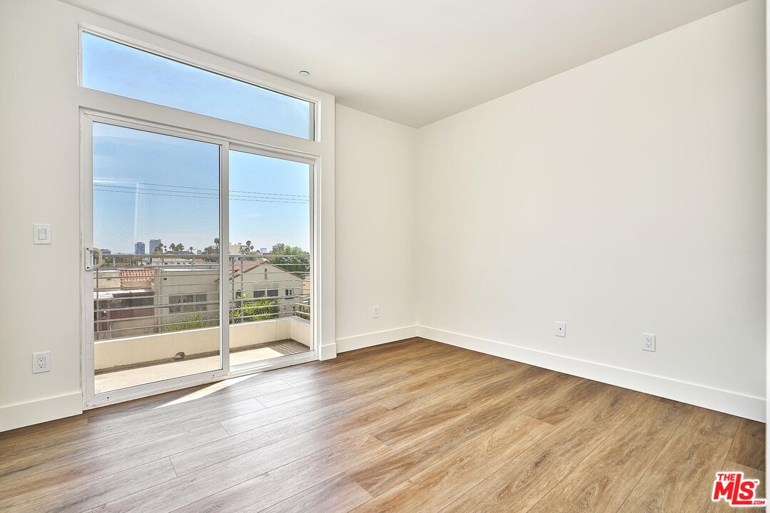 401 N Serrano Ave Unit: 301