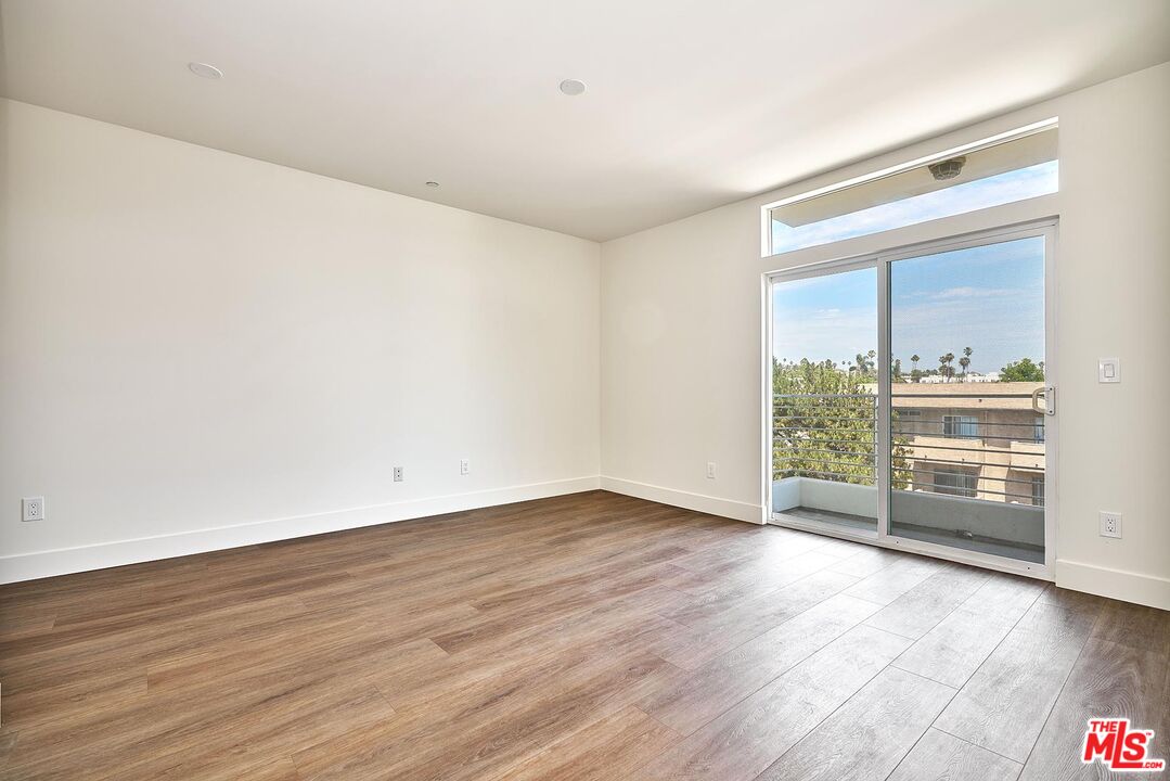 401 N Serrano Ave Unit: 301