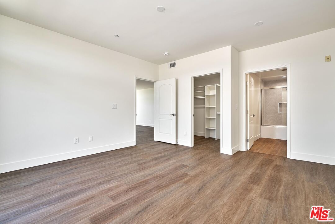 401 N Serrano Ave Unit: 301