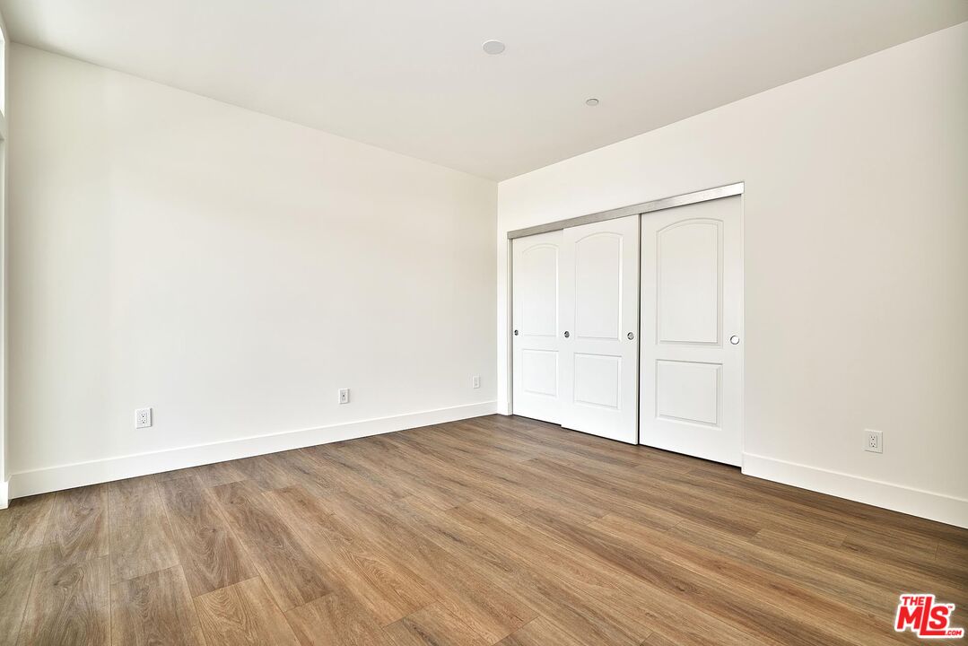 401 N Serrano Ave Unit: 301