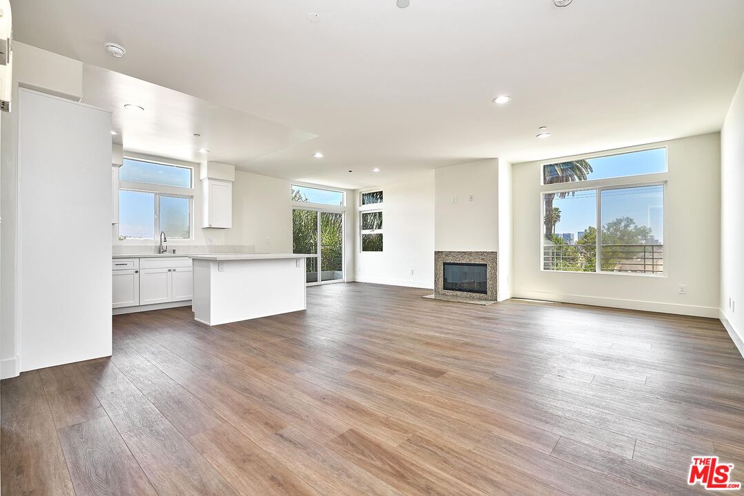 401 N Serrano Ave Unit: 301