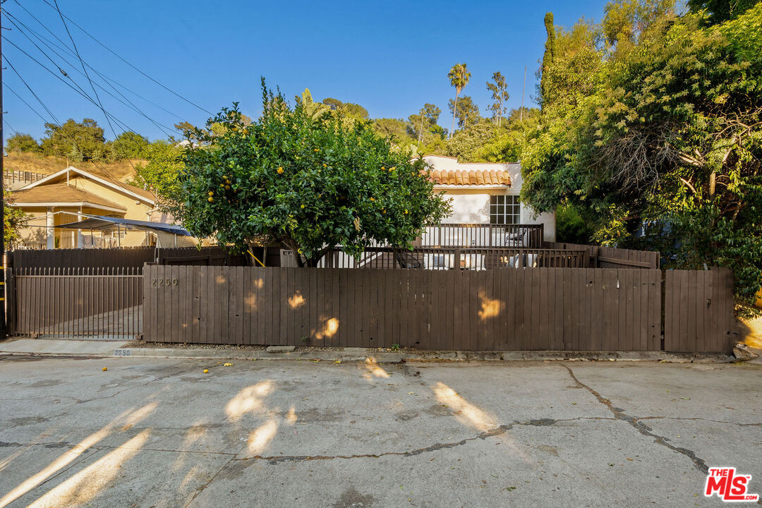 2250 N Alvarado St