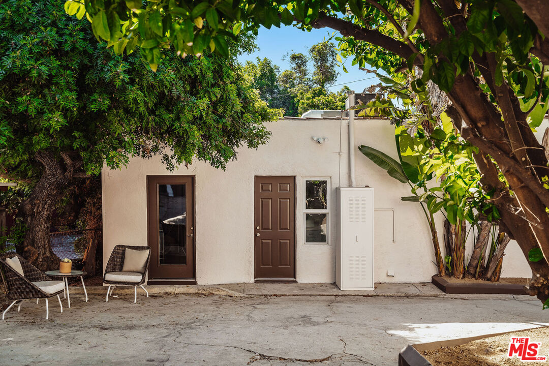 2250 N Alvarado St