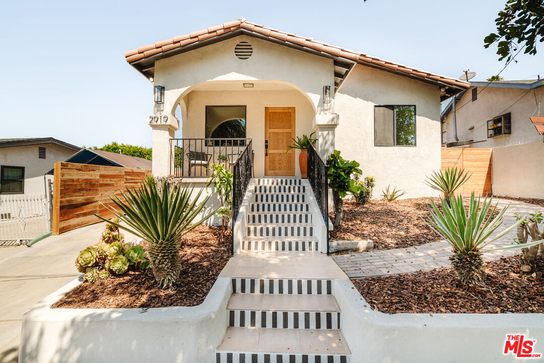 2919 Valle Vista Dr