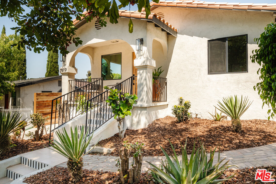 2919 Valle Vista Dr
