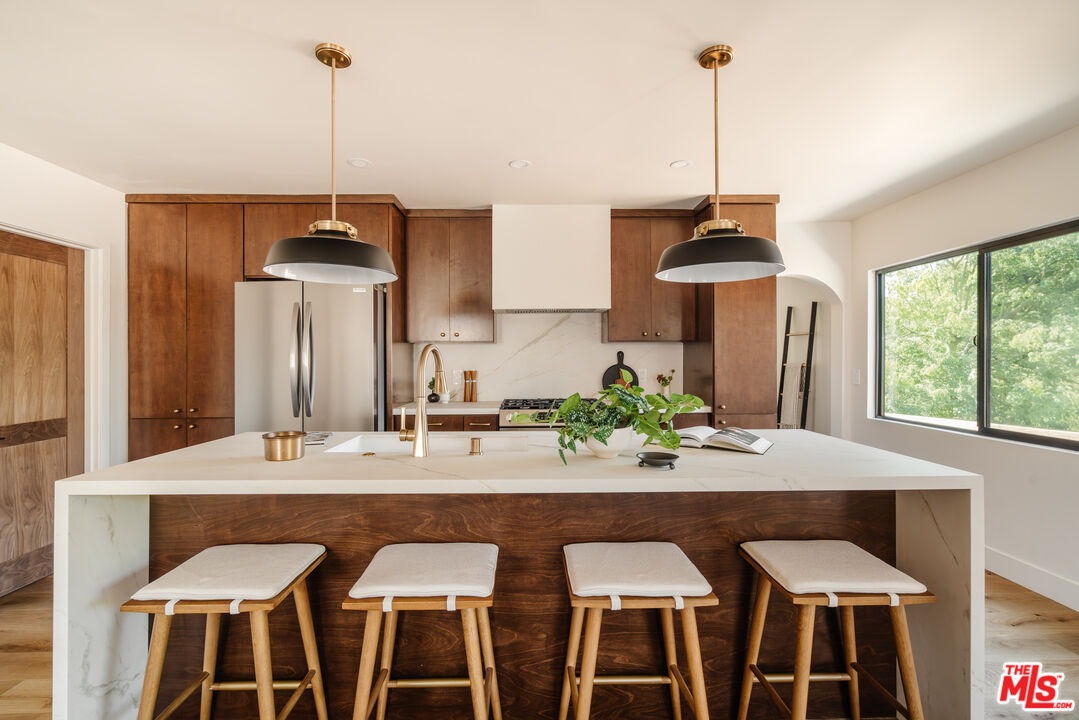 2919 Valle Vista Dr