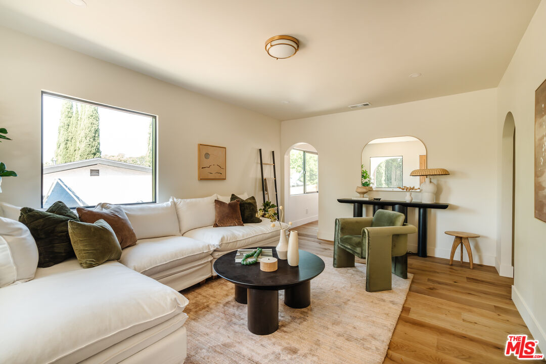 2919 Valle Vista Dr
